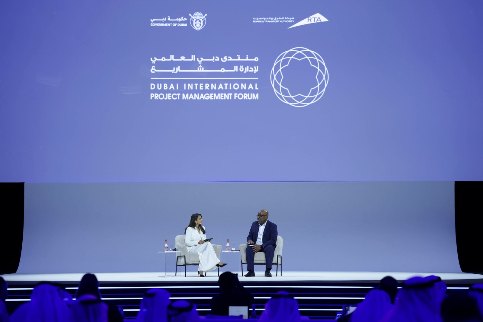 خلال الجلسة (2)