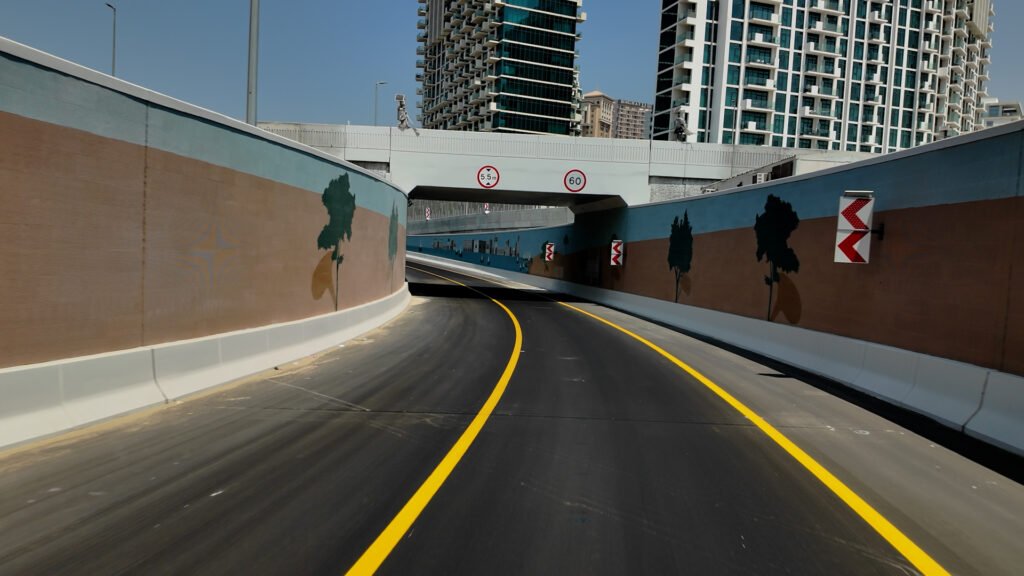 الجسور والأنفاق الجديدة توفّر انسيابية في الحركة المرورية 3